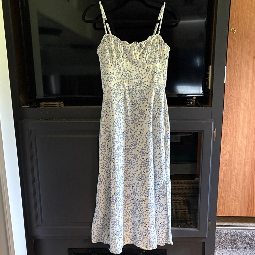 Chic Blue and White Floral Dress